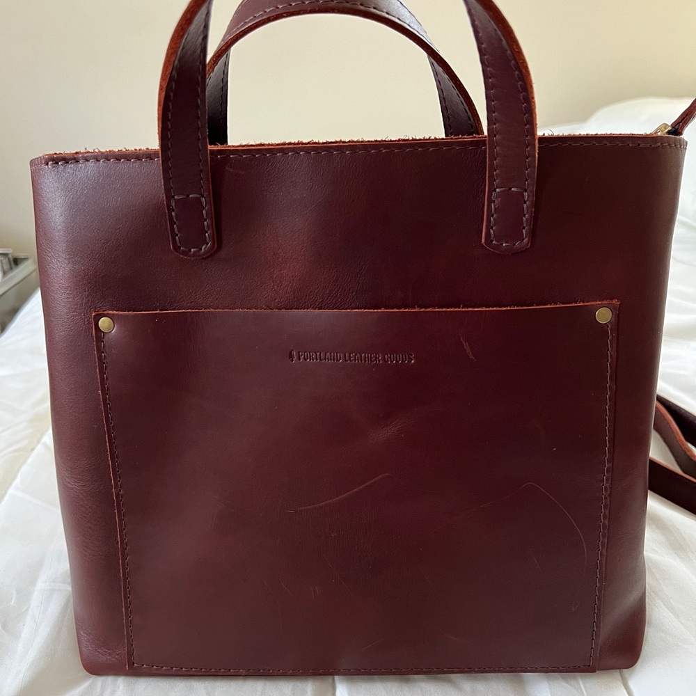 Portland Leather Medium crossbody tote